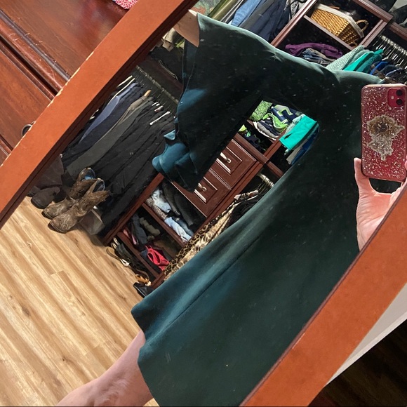 Green short dress with flared sleeves - Picture 3 of 3